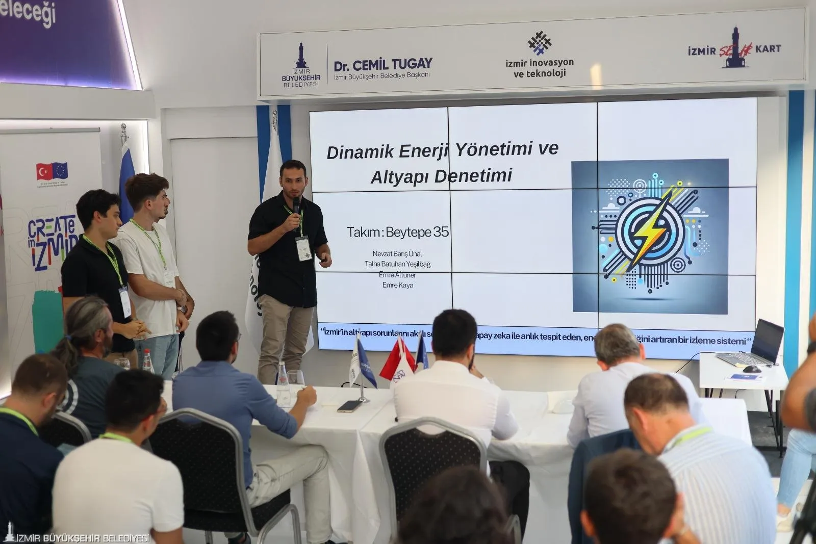 93. İzmir Enternasyonal Fuarı'nda düzenlenen Ideathon'da, İzmir'in kültürel miras alanlarındaki yangın riskini azaltmaya yönelik bir proje birinci oldu.