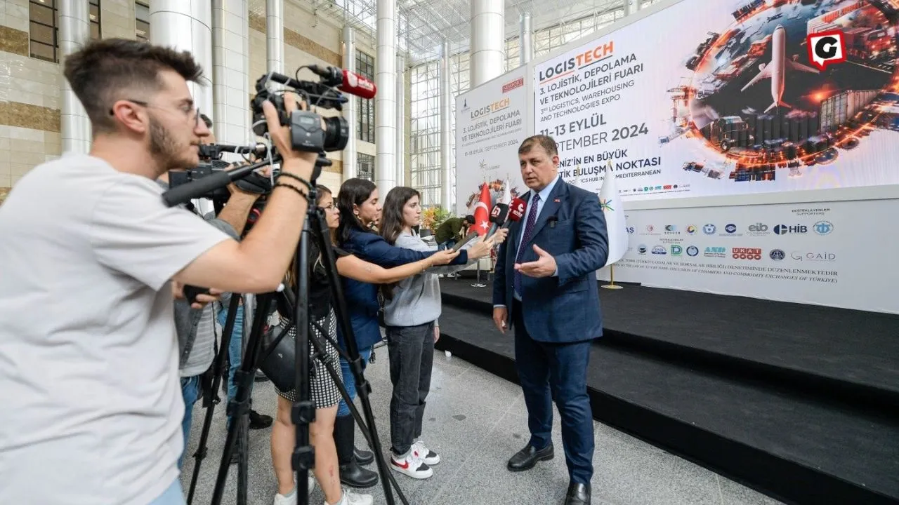 İzmir Körfezi Kirliliği: Başkan Cemil Tugay, Bakanlığı Sorumlu Tuttu