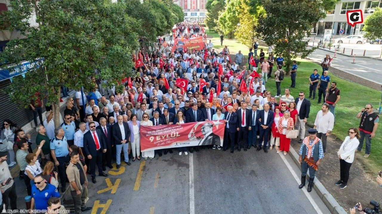 İzmir, Kurtuluşunun 102. Yılını Kutladı