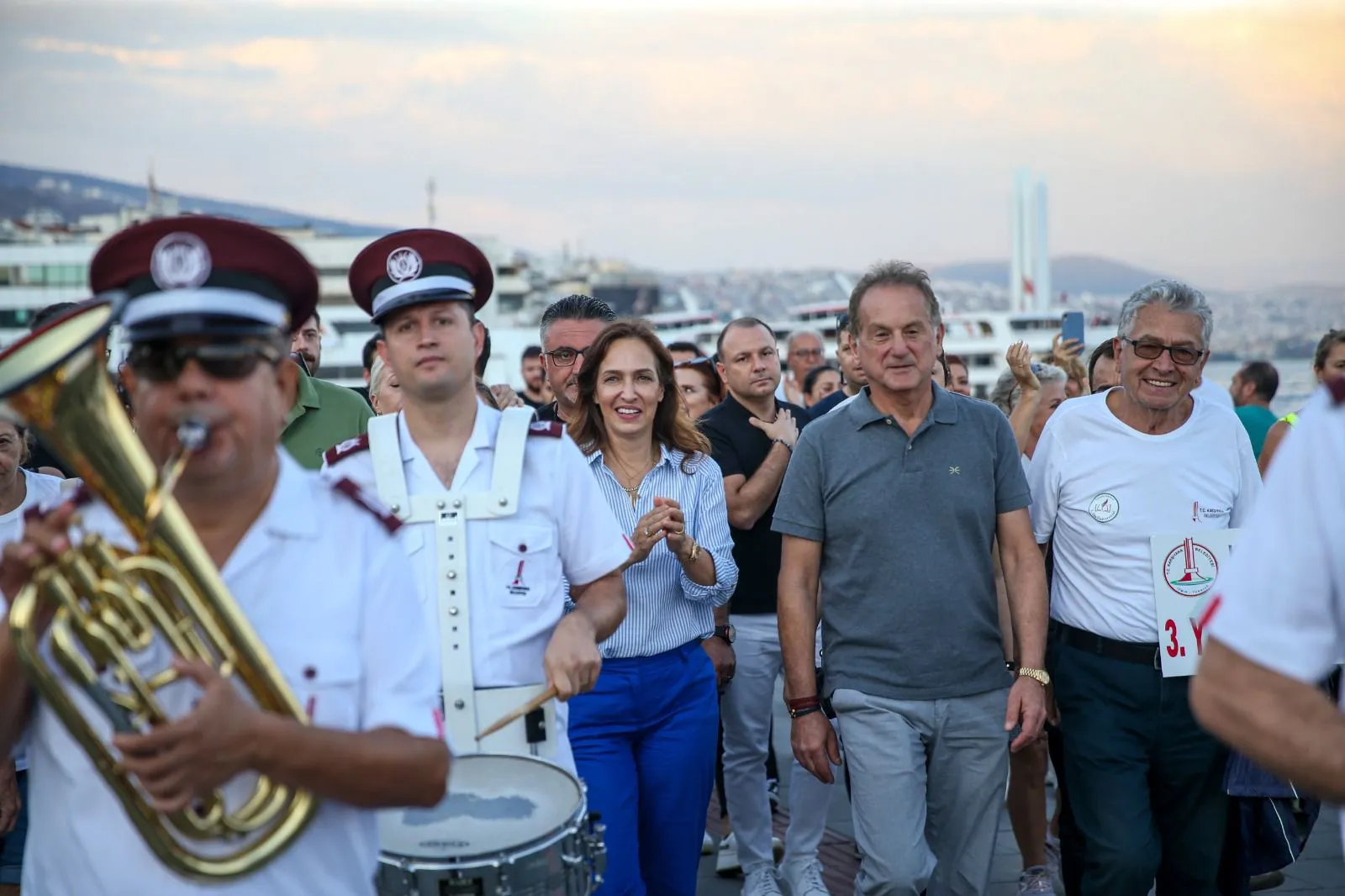 Karşıyaka Belediyesi'nin düzenlediği etkinlikler, vatandaşları hem eğlendirdi hem de sürdürülebilir yaşam konusunda farkındalık yarattı.