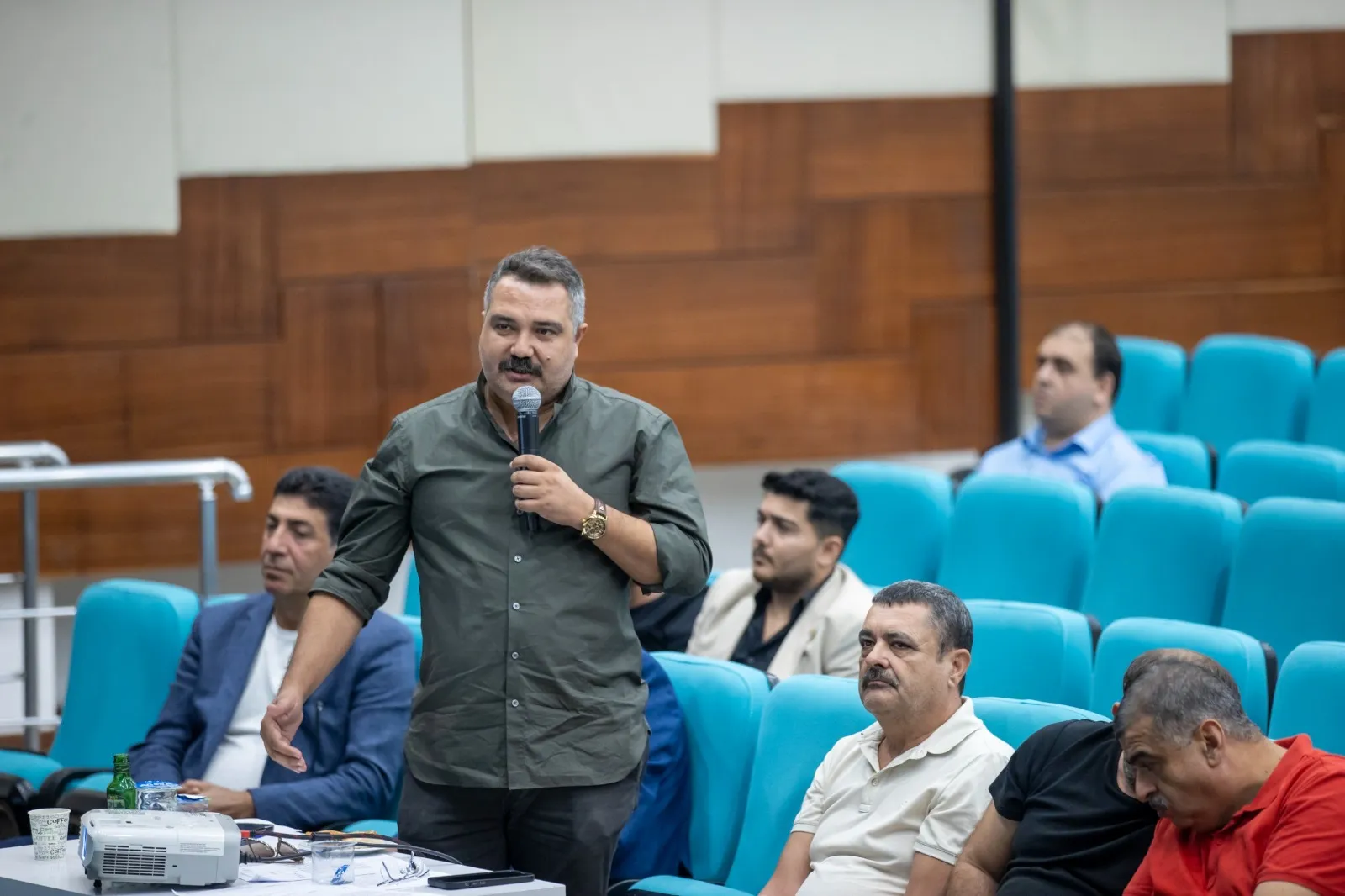 Konak Belediyesi, vatandaşların yaşam kalitesini artırmak için yeni projeler başlattı. İlçede yeni parklar, kreşler, semt merkezleri ve pazar yerleri yapılacak.