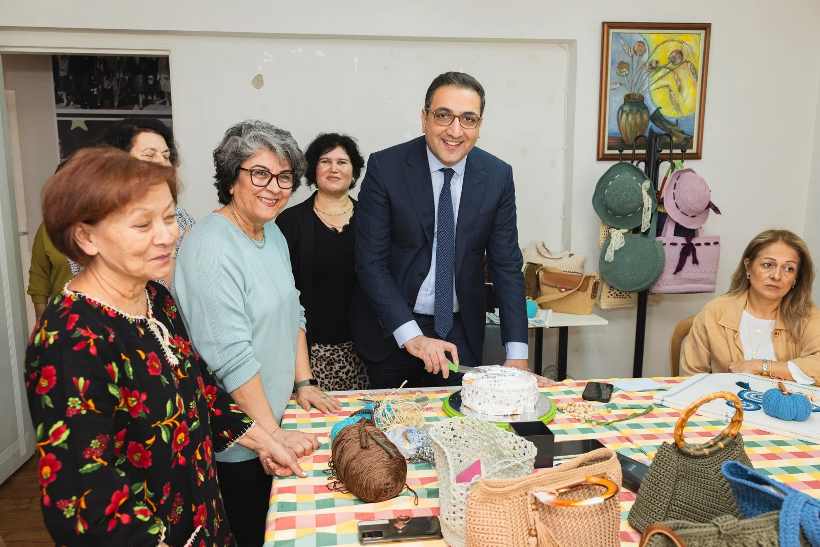 Balçova Belediye Başkanı Onur Yiğit liderliğinde 9 ayda önemli hizmetlere imza attı. Asfalt yenileme, temizlik seferberliği, artan sosyal yardımlar, yeni parklar ve daha birçok proje hayata geçirildi.